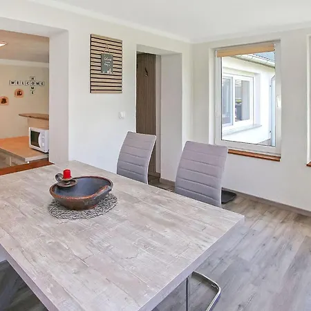 Doppelhaushaelfte Mirow Starsow