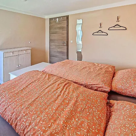 Doppelhaushaelfte Mirow * Starsow