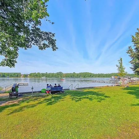 Doppelhaushaelfte Mirow Starsow