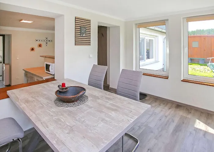 Doppelhaushaelfte Mirow Starsow